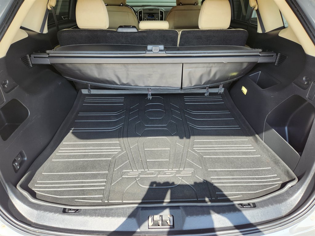 2016 Ford Edge SEL photo