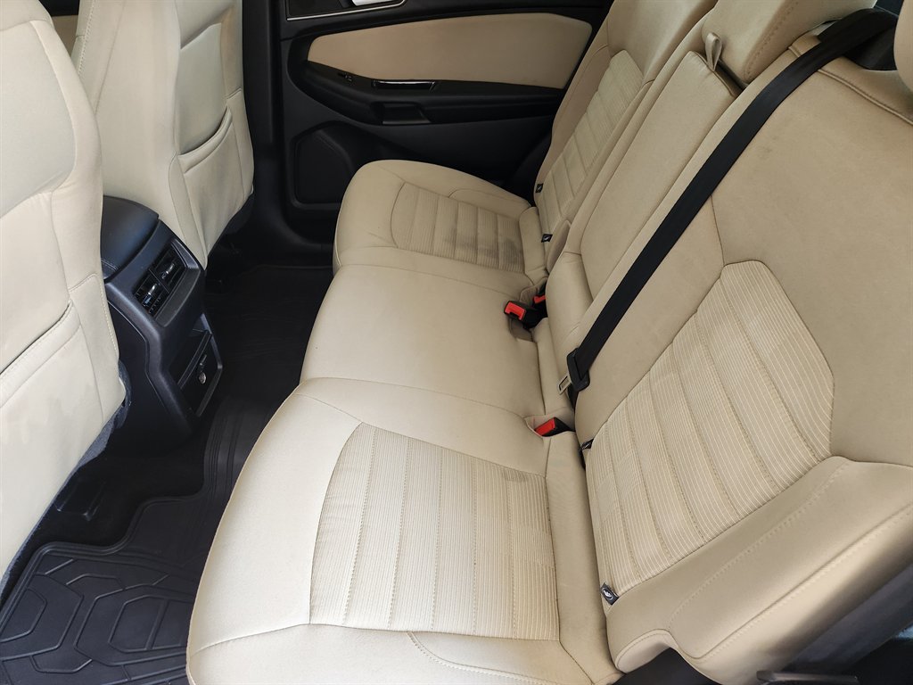 2016 Ford Edge SEL photo