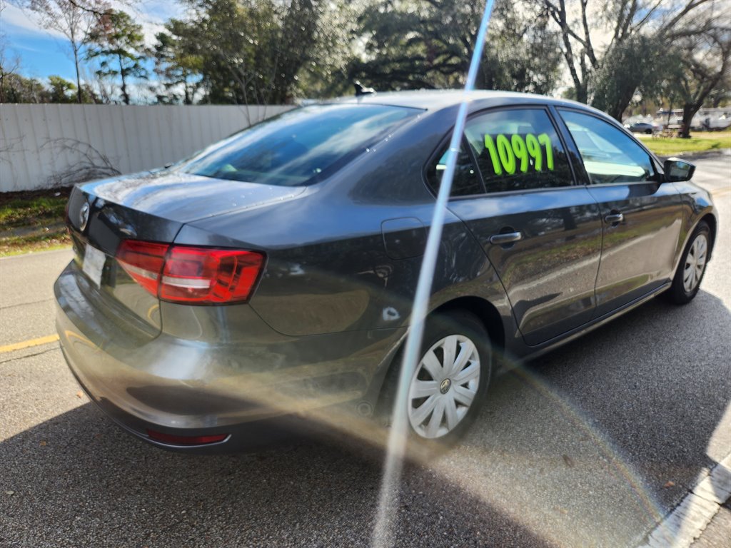 2015 Volkswagen Jetta Sedan - $11,995