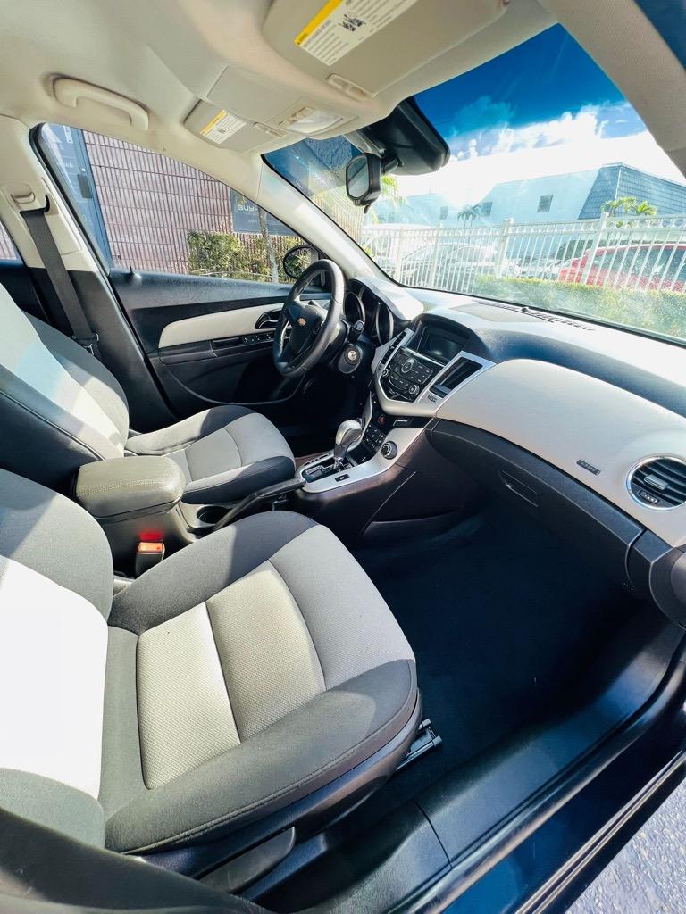 2015 Chevrolet Cruze - $7,500