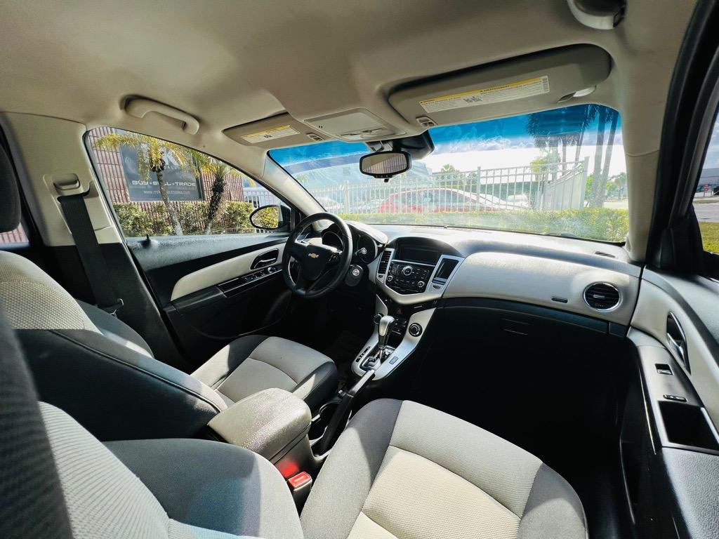 2015 Chevrolet Cruze - $7,500