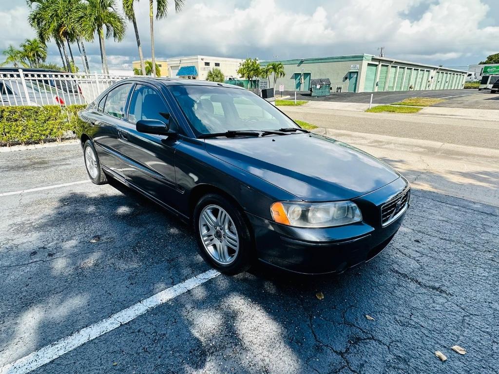 2006 Volvo S60 - $4,900