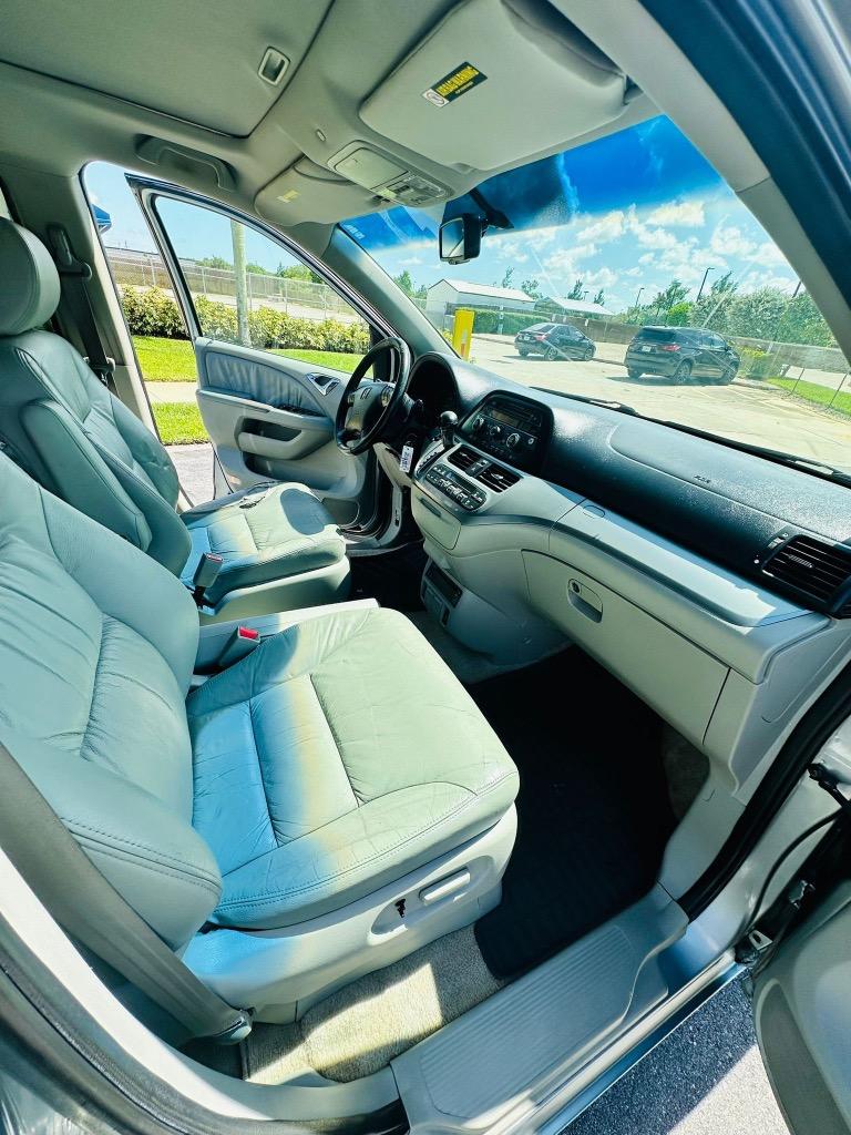 2009 Honda Odyssey - $5,900