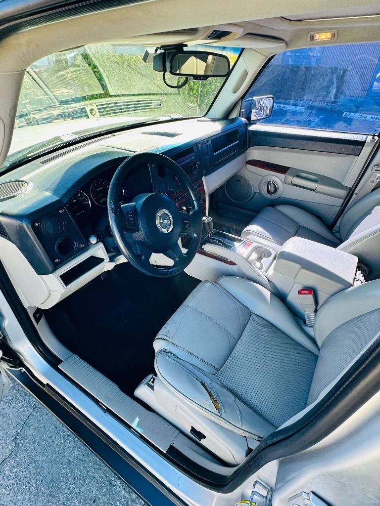 2007 Jeep Commander - $5,900