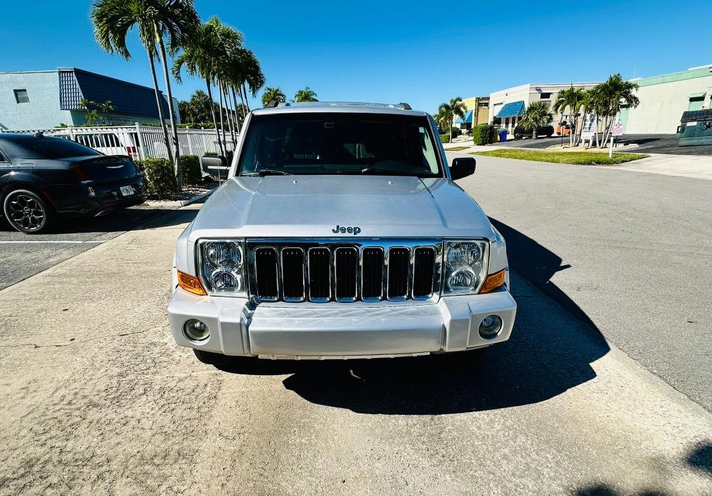 2007 Jeep Commander - $5,900