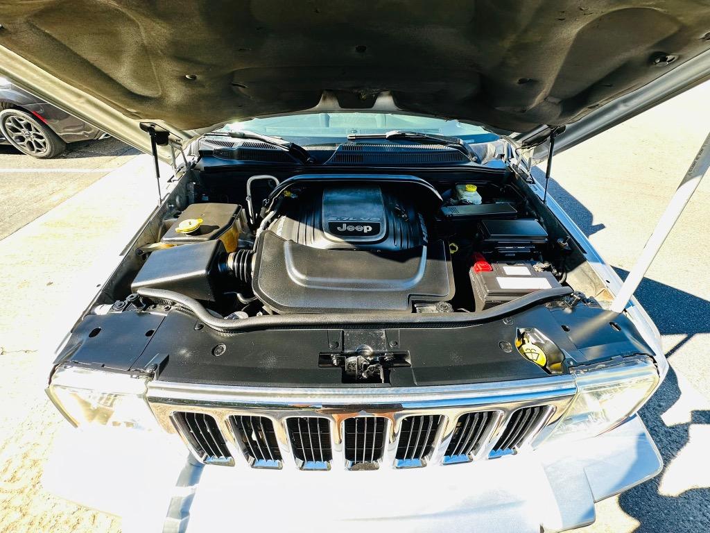 2007 Jeep Commander - $5,900