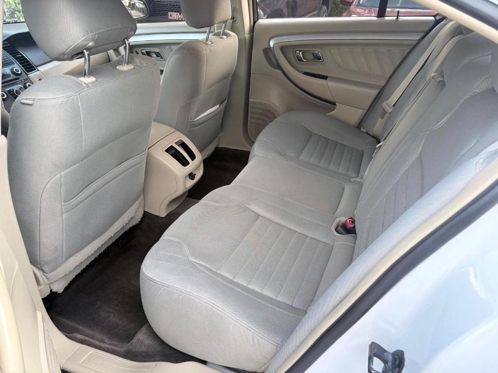 2014 Ford Taurus - $7,900