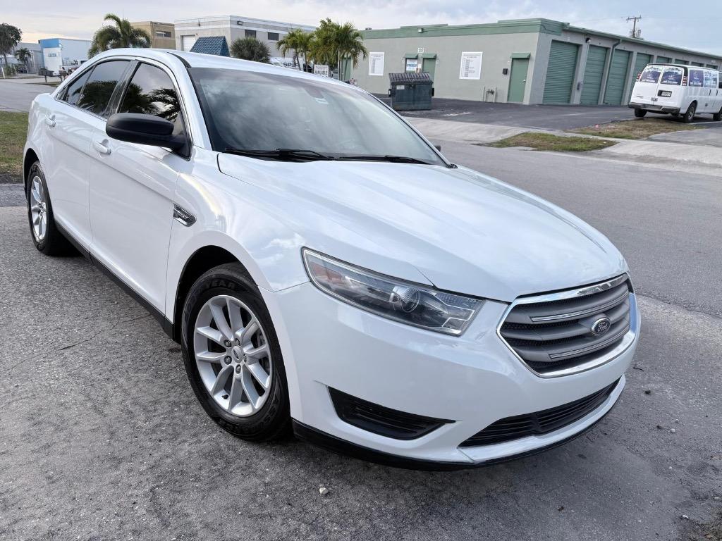 2014 Ford Taurus - $7,900