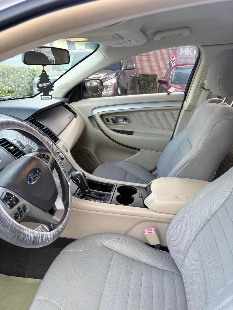 2014 Ford Taurus - $7,900