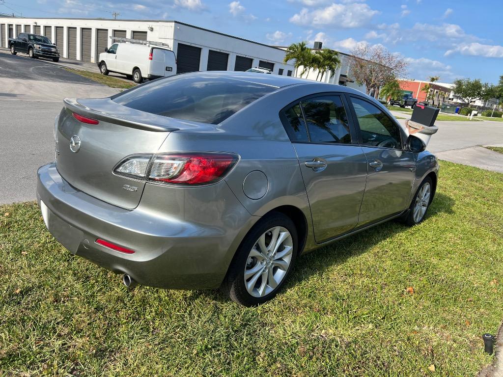 2011 MAZDA MAZDA3 - $5,900