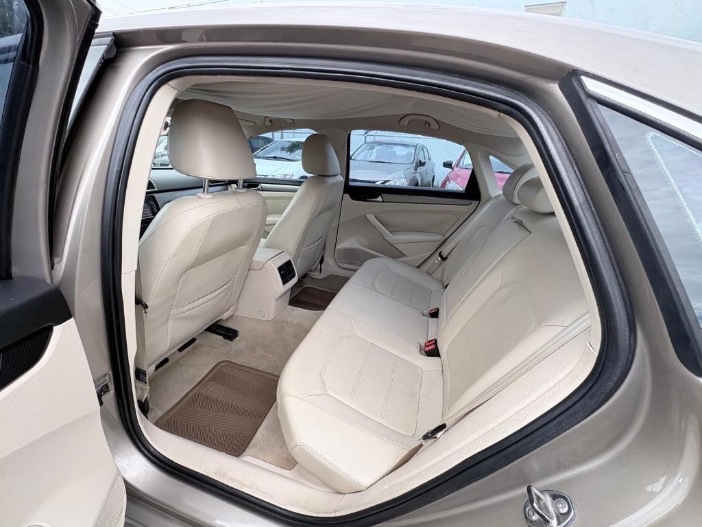 2015 Volkswagen Passat - $7,900