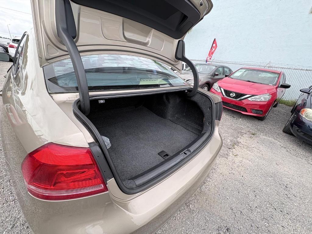 2015 Volkswagen Passat - $7,900