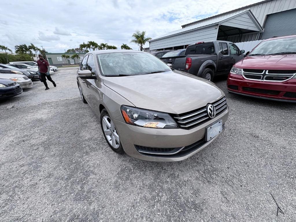 2015 Volkswagen Passat - $7,900