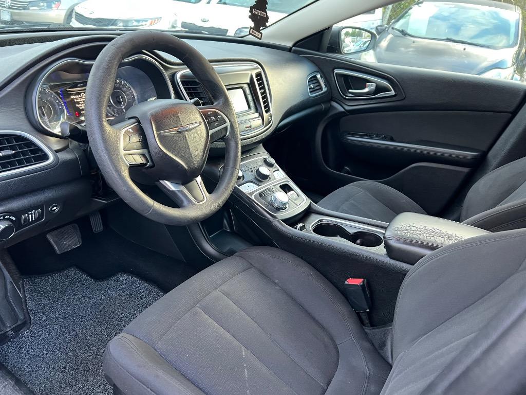 2016 Chrysler 200 - $7,900