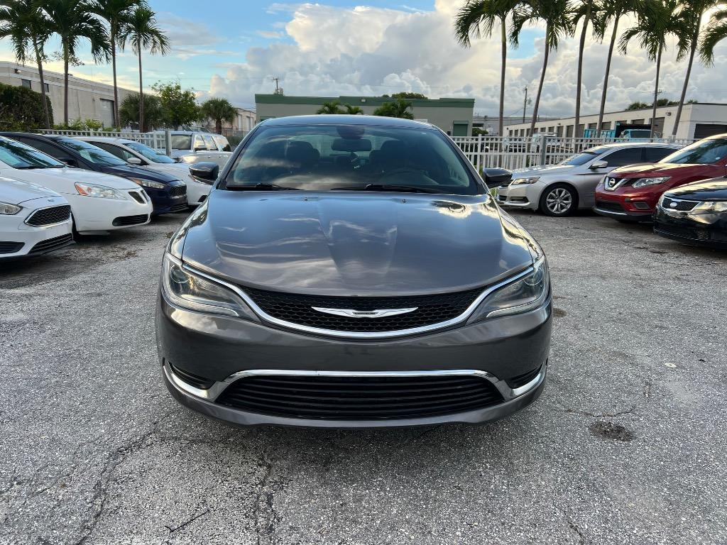 2016 Chrysler 200 - $7,900