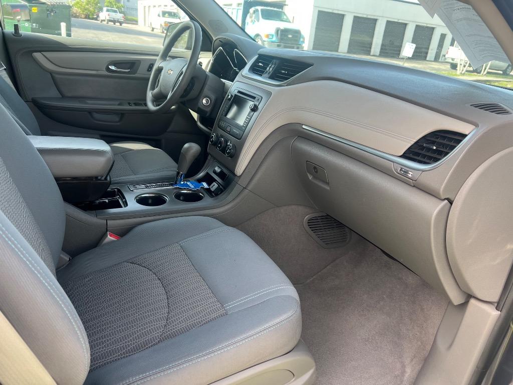 2017 Chevrolet Traverse - $9,950