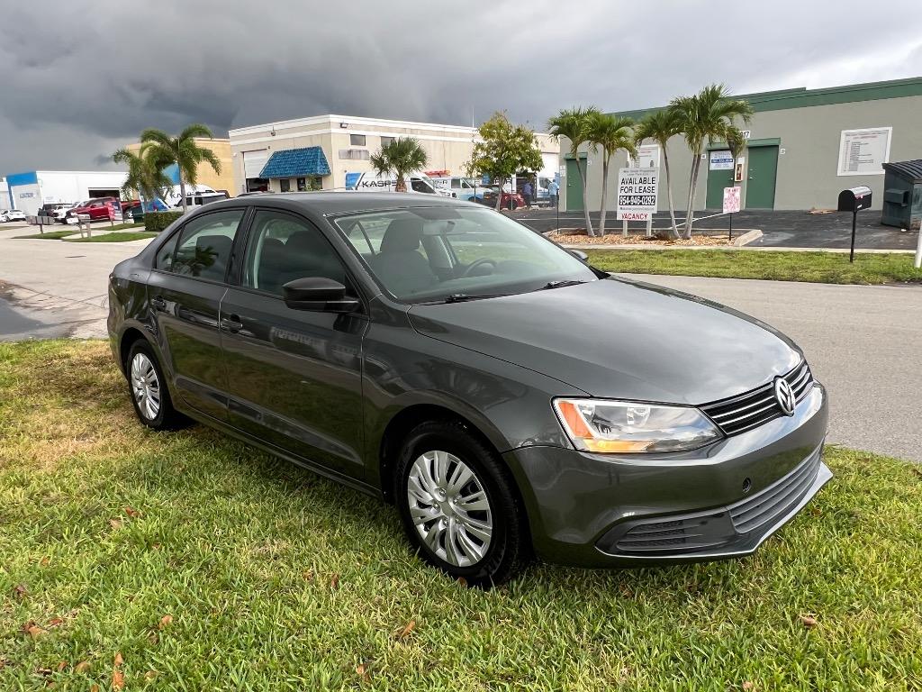 2014 Volkswagen Jetta - $7,900
