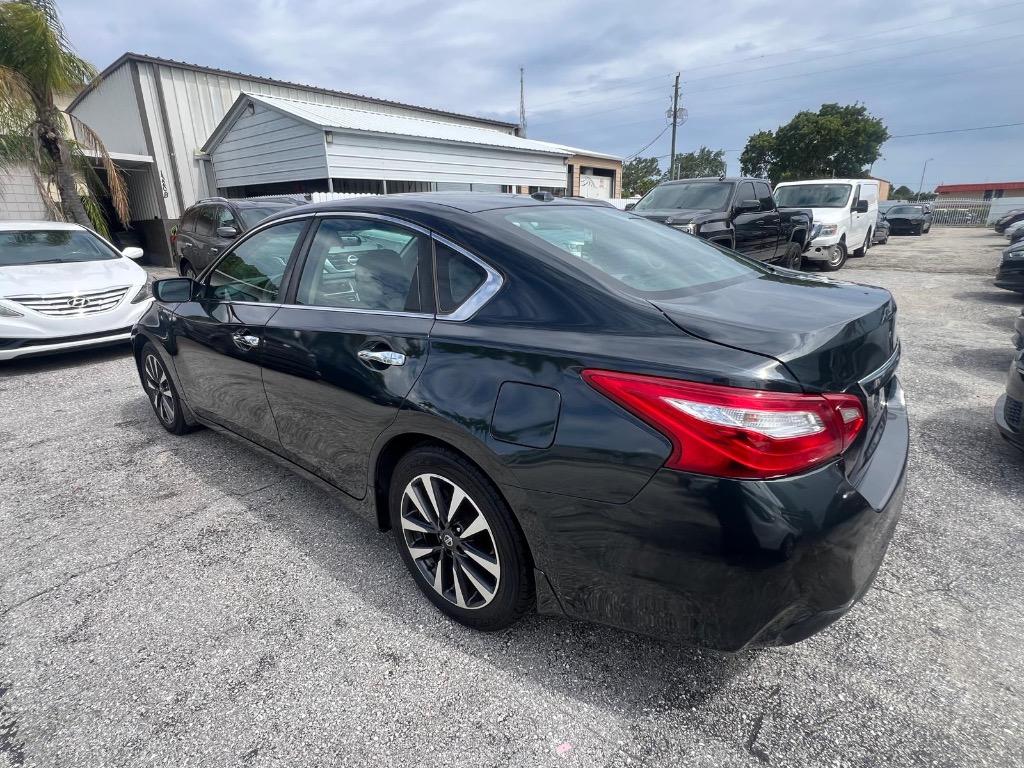 2016 Nissan Altima - $7,500