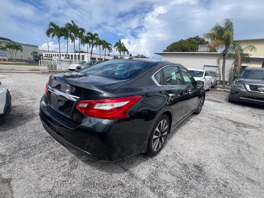 2016 Nissan Altima - $7,500