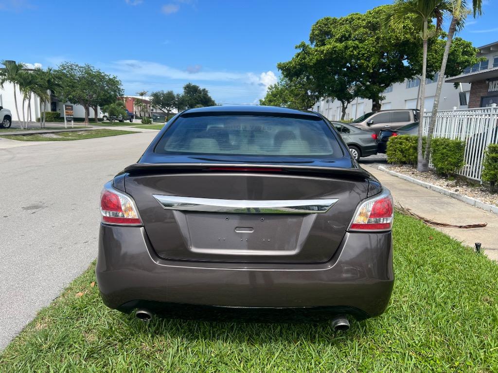 2015 Nissan Altima - $6,900