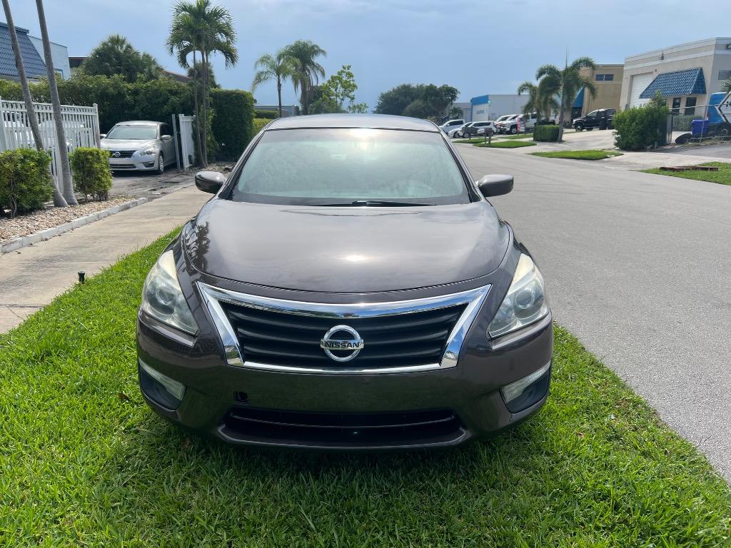 2015 Nissan Altima - $6,900