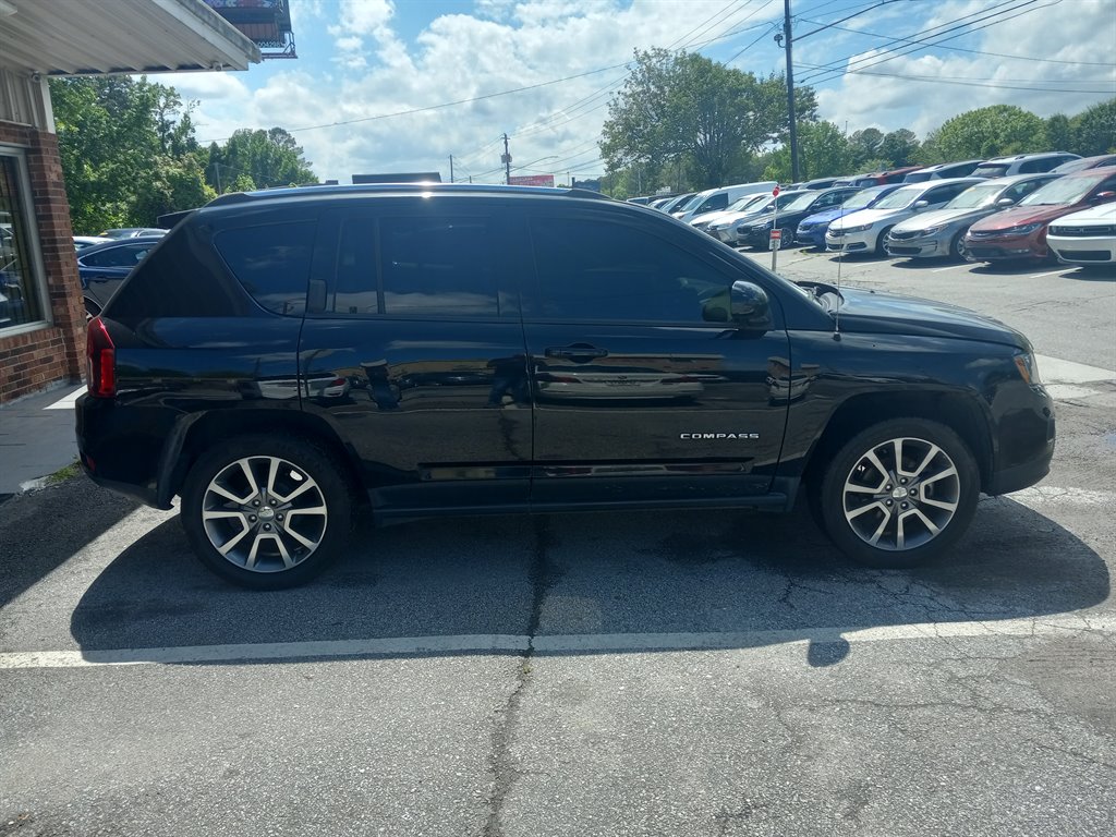 2016 Jeep Compass Latitude photo