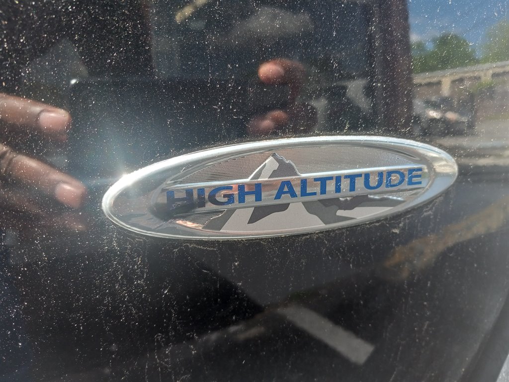 2016 Jeep Compass Latitude photo