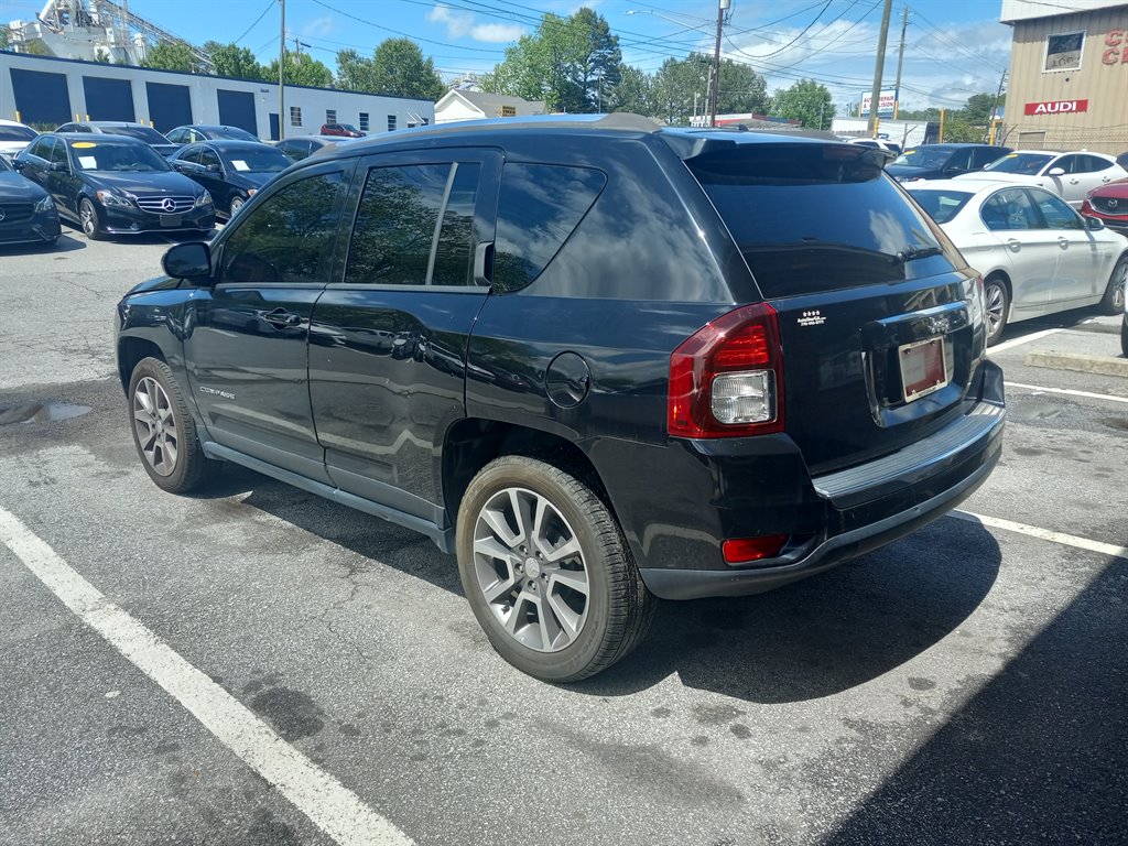 2016 Jeep Compass Latitude photo