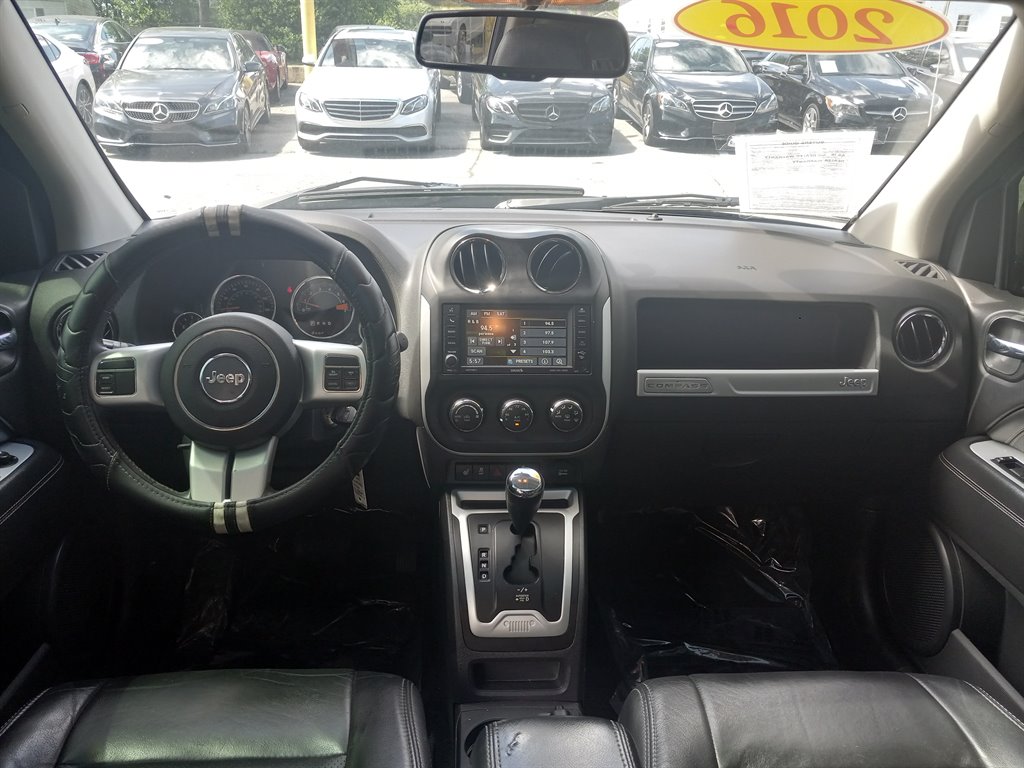 2016 Jeep Compass Latitude photo