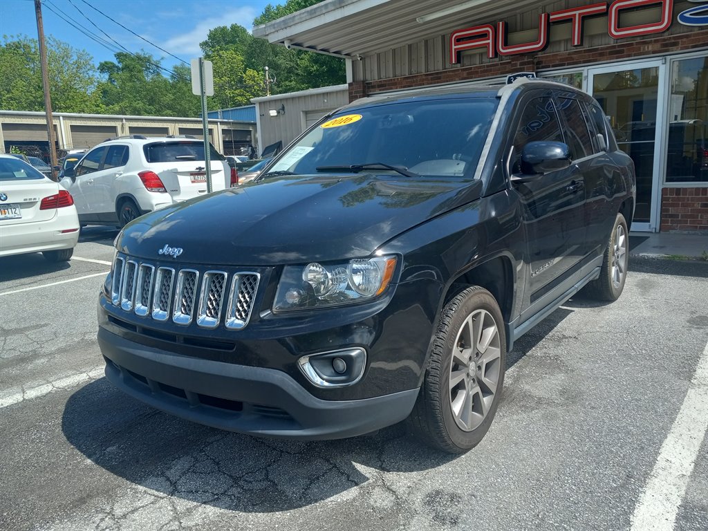 2016 Jeep Compass Latitude photo
