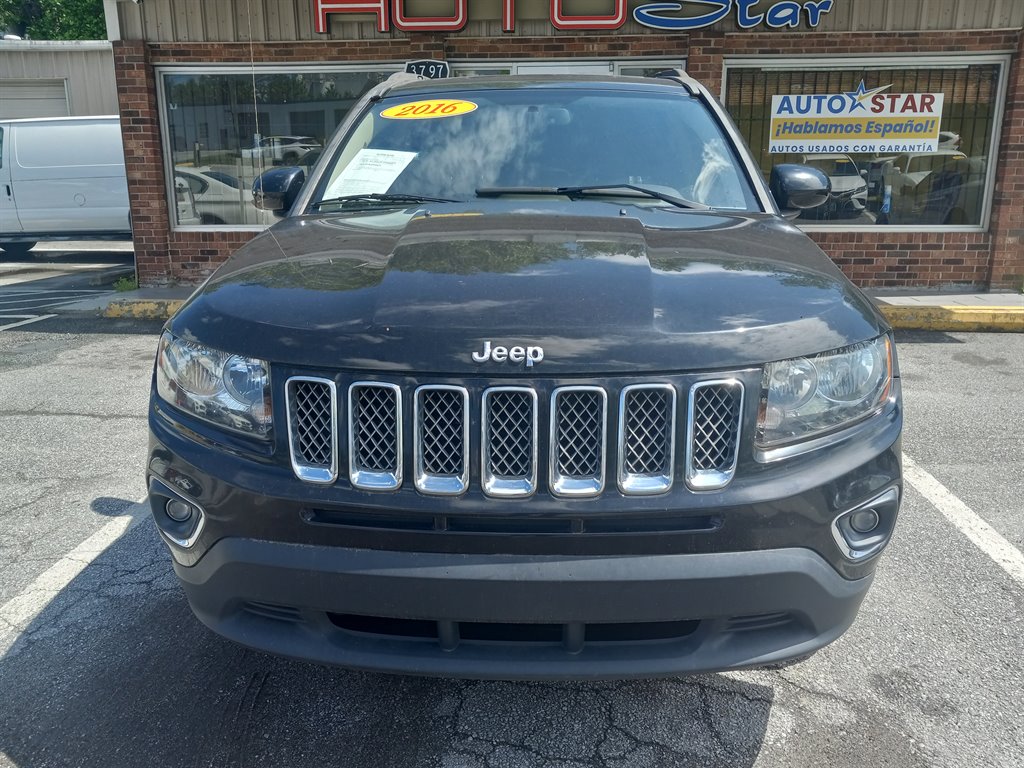 2016 Jeep Compass Latitude photo