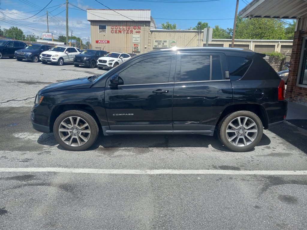 2016 Jeep Compass Latitude photo