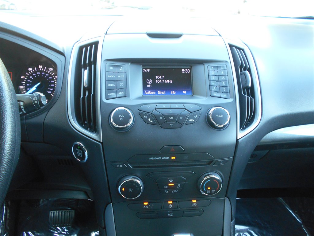 2017 Ford Edge SE photo