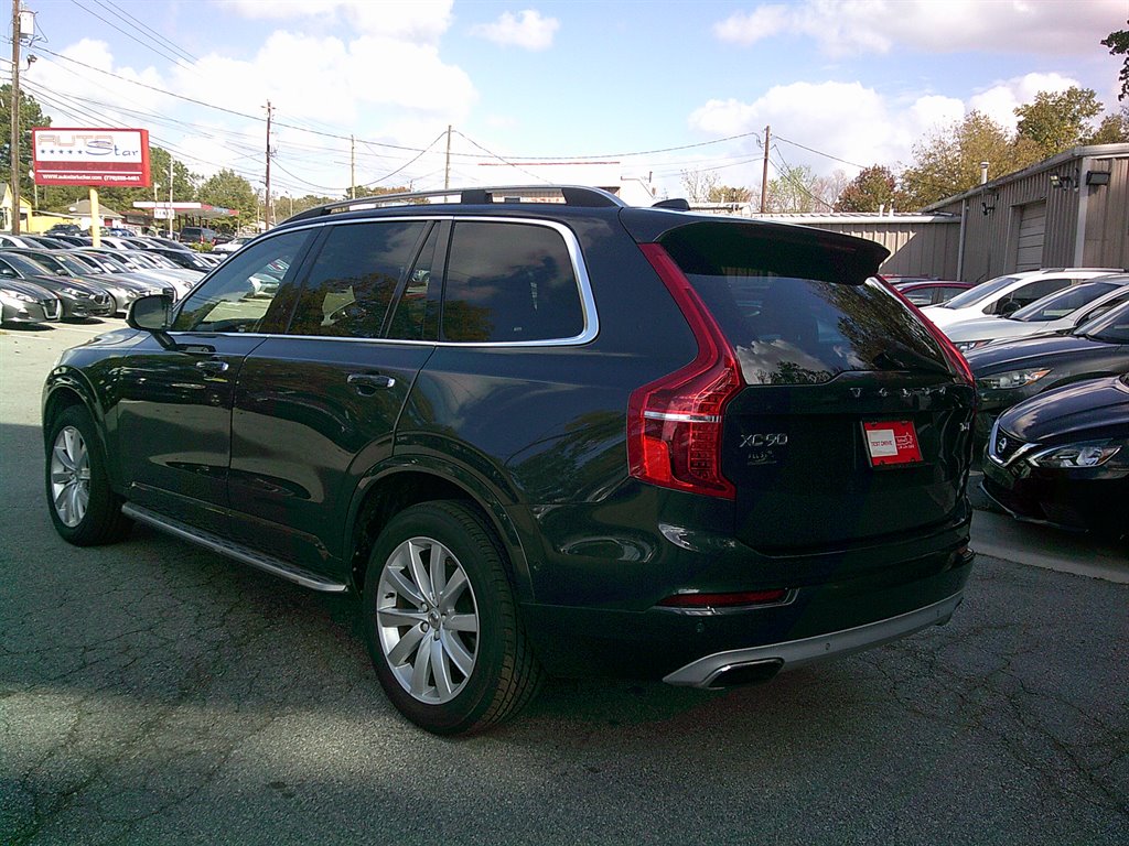 2016 Volvo XC90 T6 - Momentum photo