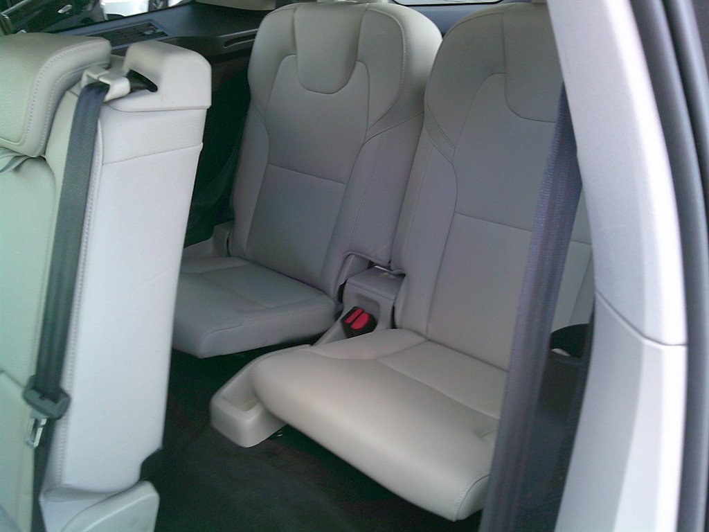2016 Volvo XC90 T6 - Momentum photo