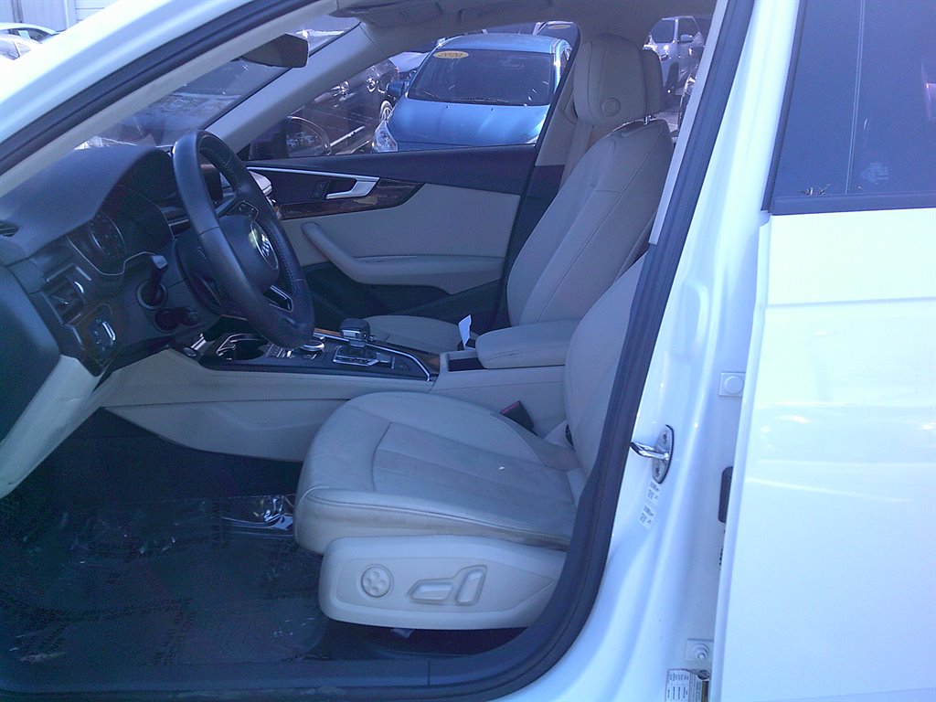 2017 Audi A4 Premium photo