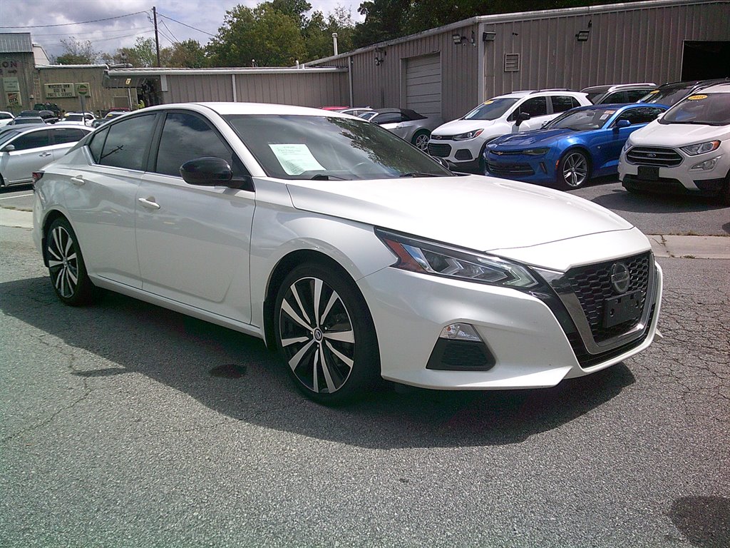 2020 Nissan Altima SR photo