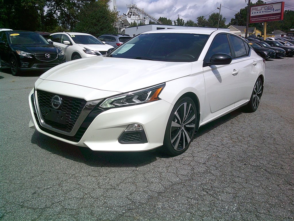 2020 Nissan Altima SR photo