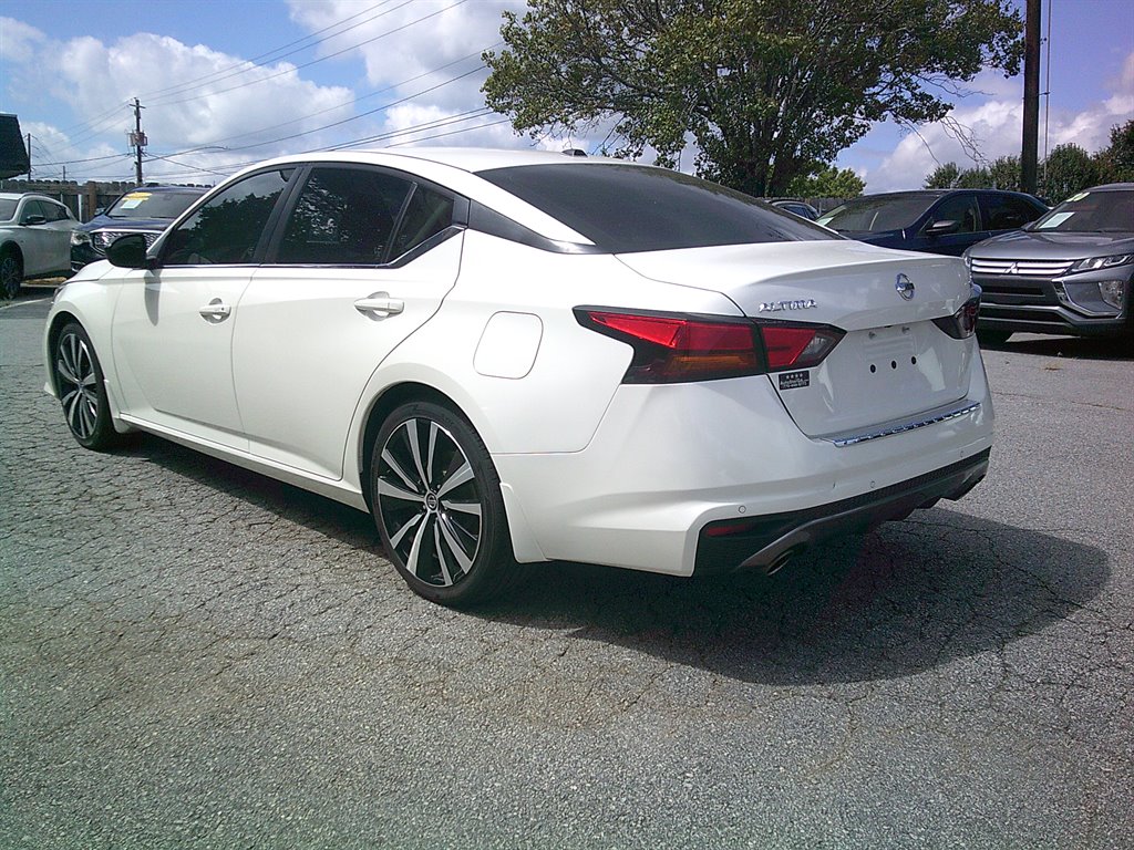 2020 Nissan Altima SR photo