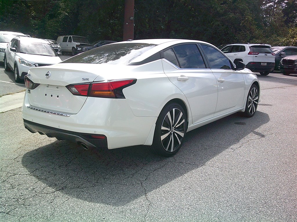 2020 Nissan Altima SR photo