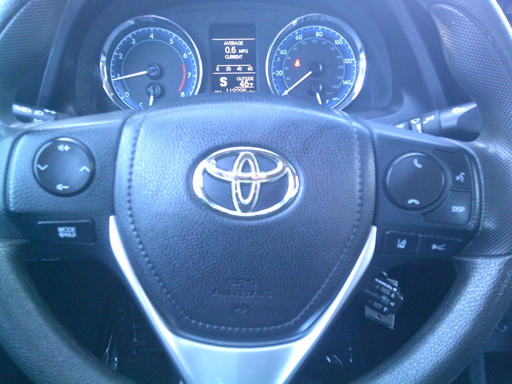 2017 Toyota Corolla LE photo