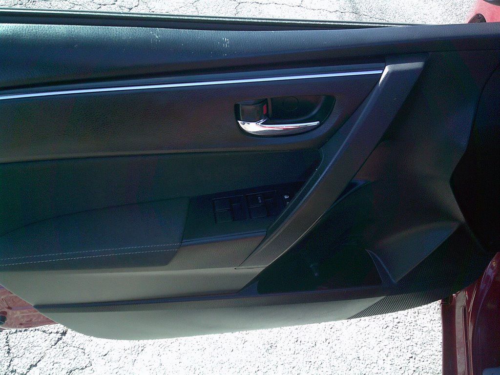 2017 Toyota Corolla LE photo