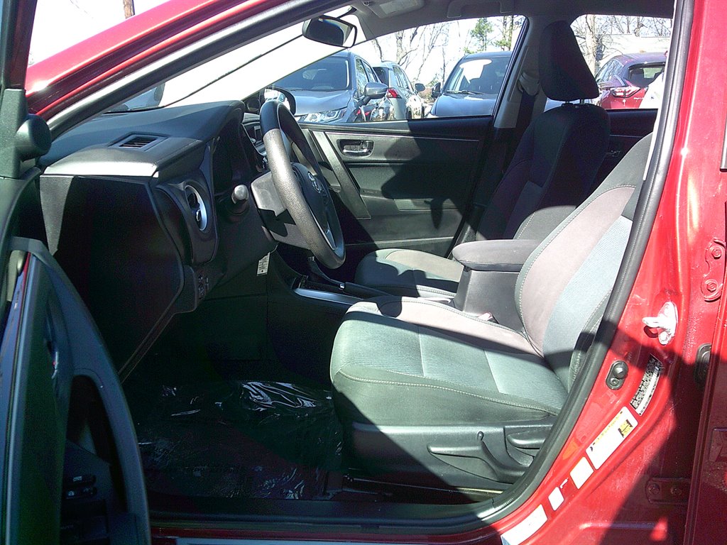 2017 Toyota Corolla LE photo