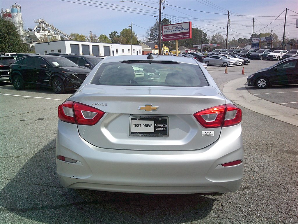 2018 Chevrolet Cruze - $13,995