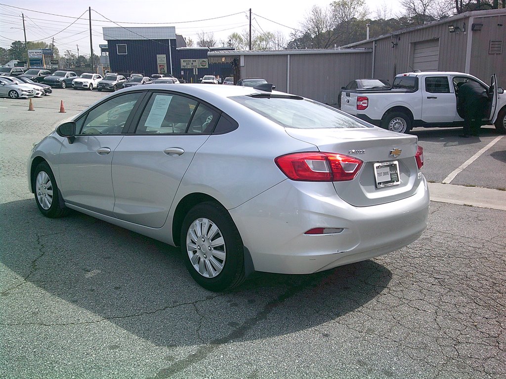 2018 Chevrolet Cruze - $13,995