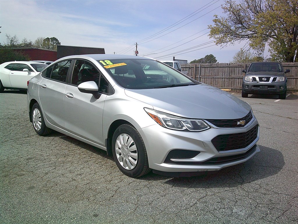 2018 Chevrolet Cruze - $13,995