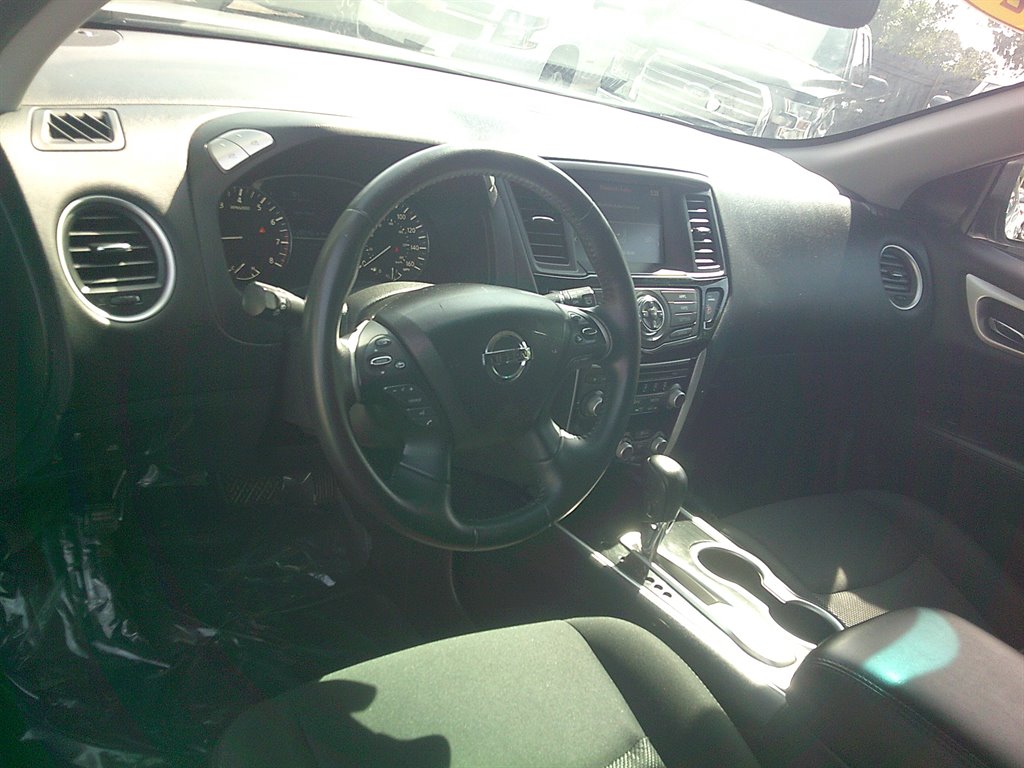 2020 Nissan Pathfinder - $15,995