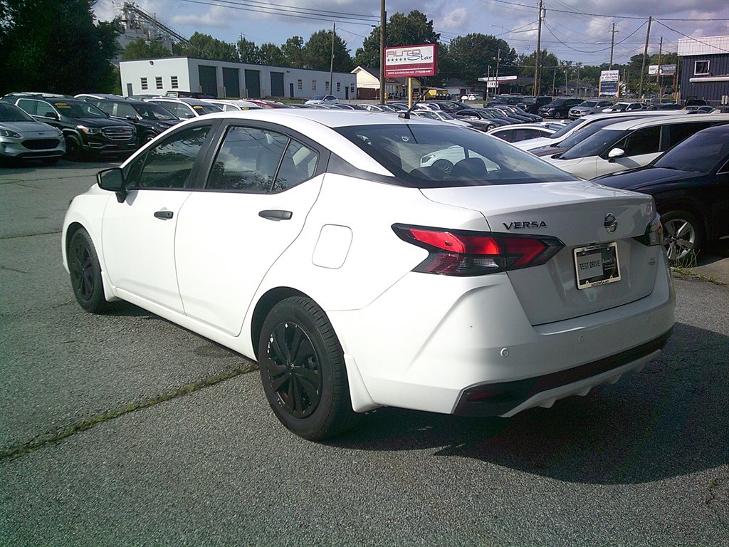 2020 Nissan Versa - $11,995