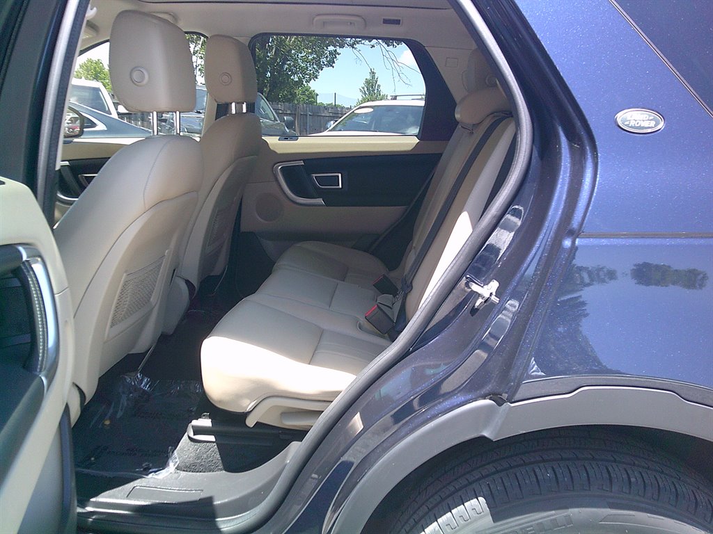 2019 Land Rover Discovery - $17,995