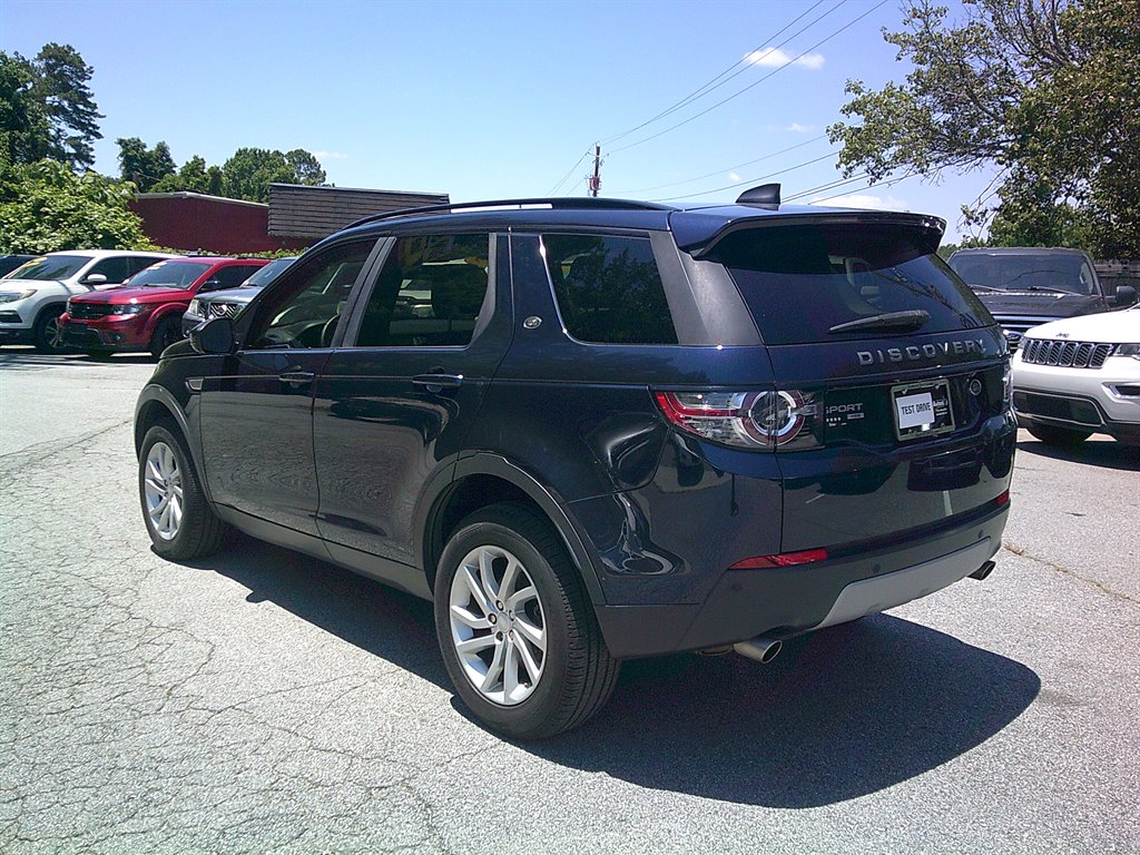 2019 Land Rover Discovery - $17,995